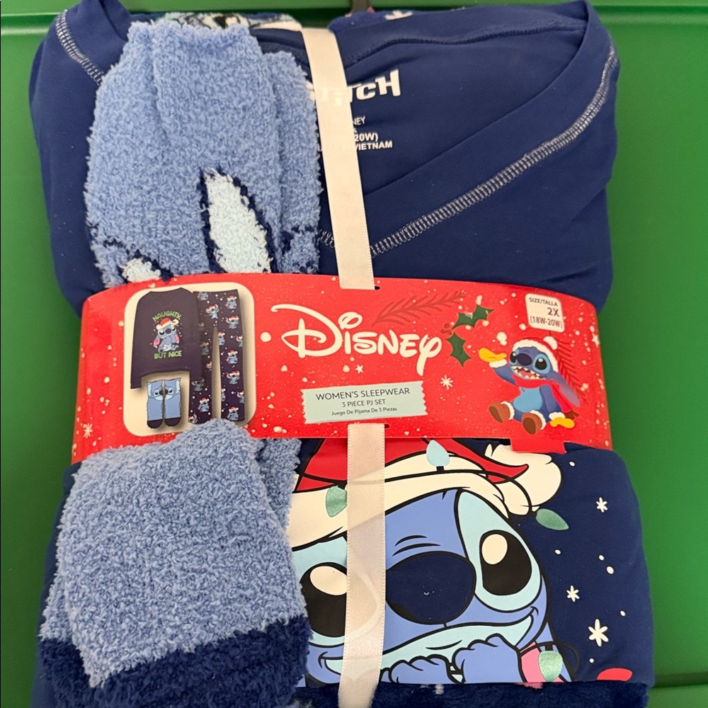 Disney Stitch Women’s Holiday Sleepwear Set